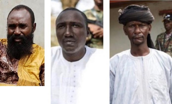 Les chefs rebelles Mahamat Al Khatim à gauche, Ali Darassa au milieu et Abbas Siddiki à droite. de-gauche-a-droite-les-chefs-rebelles-mahamat-al-khatim-ali-darassa-et-abbas-siddiki Centrafrique : quand l’honorable Martin Ziguélé fait trembler les rebelles.