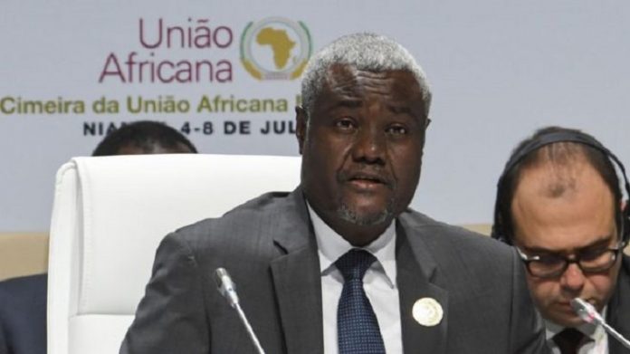 Le-président-de-la-Commission-de-lUnion-africaine-Moussa-Faki-Mahamat L'Union africaine lève la suspension du Soudan