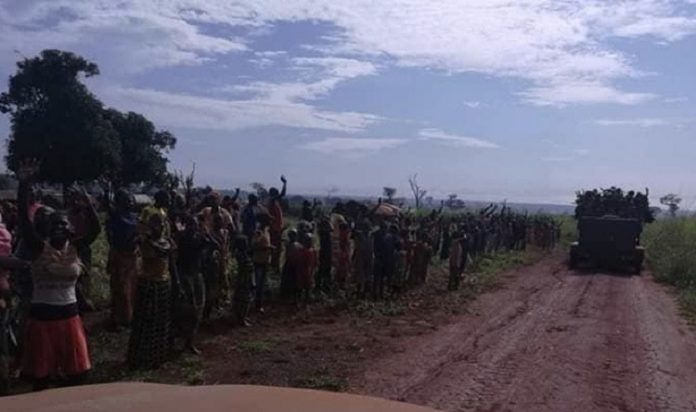 Entrée des soldats FACA à Bria par la route secondaire le 24 septembre 2019. entrée-des-soldats-faca-à-Bria-le-24-septembre-2019-banafio Enfin, les soldats FACA sont de retour à Bria, les populations très septiques.