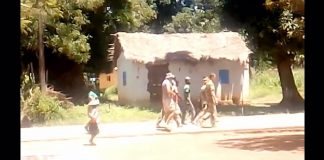 Des mercenaires russes dans une rue de Sibut, au centre-sud de la République centrafricaine. Crédit photo : Corbeaunews-Centrafrique