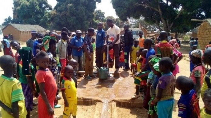 action-CICR-en-Centrafrique-par-cicr Centrafrique : Le CICR fournit de l’eau potable à plus de 300.000 personnes, dont les déplacés internes de Kaga-Bandoro