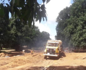 axe bria bambari en centrafrique par banafio pour corbeaunews axe-bria-bambari-le-22-octobre-2019-banafio Bria-Bangui, huit jours de voyage en route. À qui la faute ?