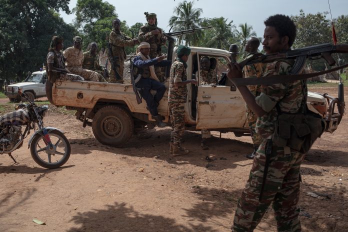 Des combattants de l'UPC dans un camp à Alindao. combattants-upc-dans-un-camp-alindao-IMG_3971 Centrafrique : 8 personnes ont la vie sauve à Kouango grâce à la Minusca.