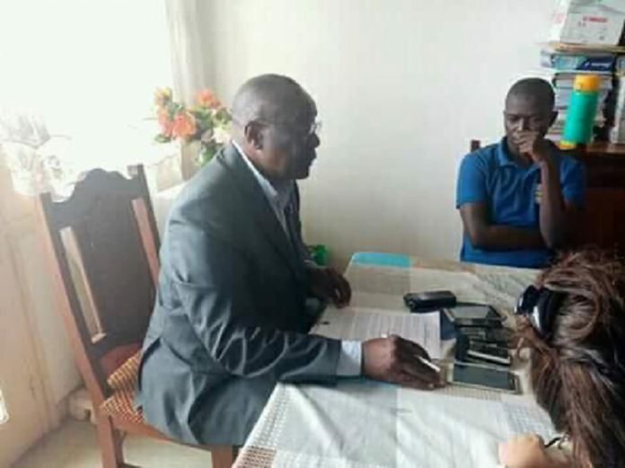 Député Abdoul Karim Meckassoua devant les journalistes au sein de l'assemblée nationale le 13 novembre 2019. Copyright2019CNC. abdoul-karim-meckassoua-devant-les-journalistes-le-13-novembre-2019-au-sein-de-lassemblée-nationale Politique : déclaration intégrale de L’HONORABLE ABDOU KARIM MECKASSOUA à l'assemblée nationale.