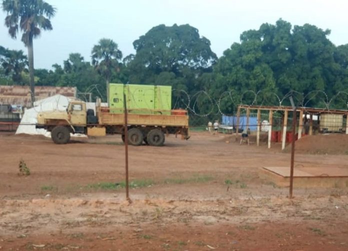 les électeurs devant un bureau de vote base-des-russes-a-bria-corbeaunews-centrafrique-le7mars2019 Centrafrique / Russie : à la recherche des diamants de sang !