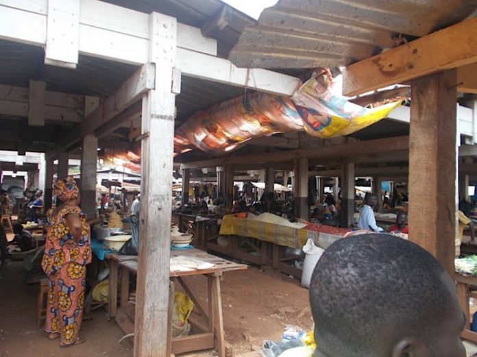 marché de Boy-Rabe par cnc marché-de-BoyRabe-1 RCA : obscurité dans une partie du quatrième arrondissement de Bangui, les habitants interpellent le gouvernement