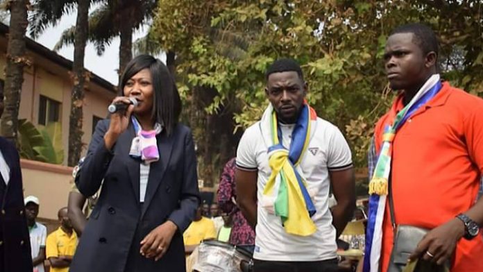 La Ministre Sylvie Baïpo Témon lors de la réception du mémorandum des jeunes manifestants, le 17 février 2020 à Bangui 8313860A-87AC-44D2-80CA-6F1BDF6757E0 Centrafrique : expulsion des fonctionnaires de la Minusca, le bras de fer se poursuit.