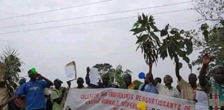 Manifestation des enseignants vacataires de l'école normale supérieure (ENS) devant l'assemblée nationale, le 21 février 2020. Photo CNC / Cyrille Jefferson Yapendé.