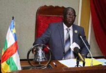 Jean Symphorien Mapenzi et le fantasme de la “volonté du peuple” : l’absolutisme du MCU pousse le nouveau bureau de l’assemblée nationale à l’obéissance aveugle Jean Symphorien Mapenzi et le fantasme de la "volonté du peuple" : l'absolutisme du MCU pousse le nouveau bureau de l’assemblée nationale à l'obéissance aveugle