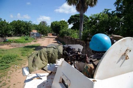 un soldat de la minusca sur un char-blindé lors de l'opération du démantèlement des barrières illégales de l'upc sur axe bambari alindao le 1 février 2020