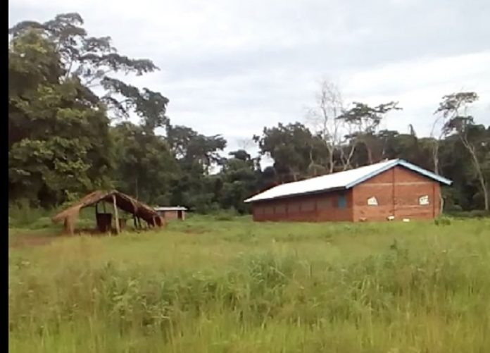 village-Kpakou-avec-2-maisons-en-pailles-et-un-hangar RCA :Attaque contre les éleveurs dans la localité de Ndjoukou, deux morts et des blessés.