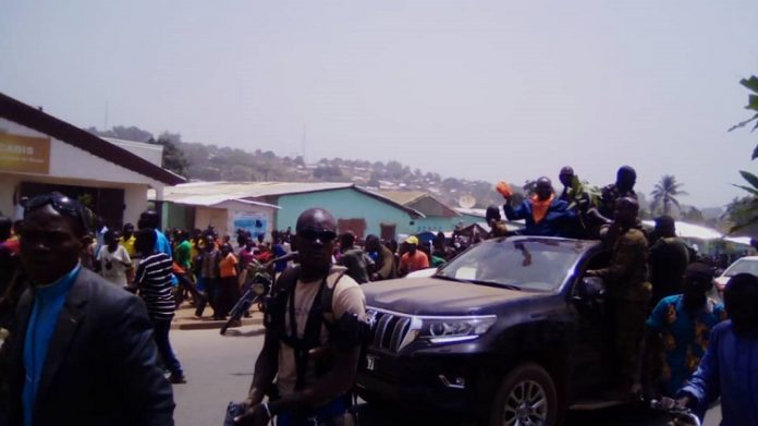 Arrivée à Bouar, dans la préfecture de Nana-Mambéré, le 13 mars 2020 de l'ancien Président de la République François Bozizé. Photo CNC / Cyrille Jefferson Yapendé. arrivée-à-bouar-de-françois-bozizé-le-13-mars-2020-par-cnc-cyrille-yapendé RCA : vers la reconquête du pouvoir, Bozize accueilli en héros à Bouar