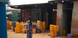 Pénurie d'eau au quartier Ouango Bangui, le 11 aout 2019. Photo CNC / Mickael Kossi.