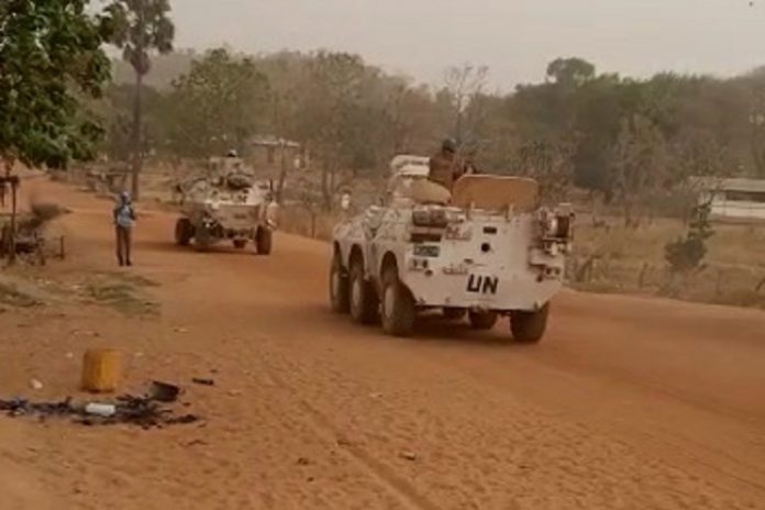 Des blindés des forces de la Minusca lors des affrontements des groupes armés rivaux à Ndélé, chef-lieu de la préfecture de Bamingui-Bangoran, au nord de la République centrafricaine. Photo CNC / Moïse Banafio deux-chars-de-la-minusca-à-ndélé-lors-des-affrontements-entre-groupes-armés-le-29-avril-2020 RCA : affrontements intergroupe armés à Ndélé, le Patron du PRNC Nourd Gregaza  dénonce le comportement de la Minusca