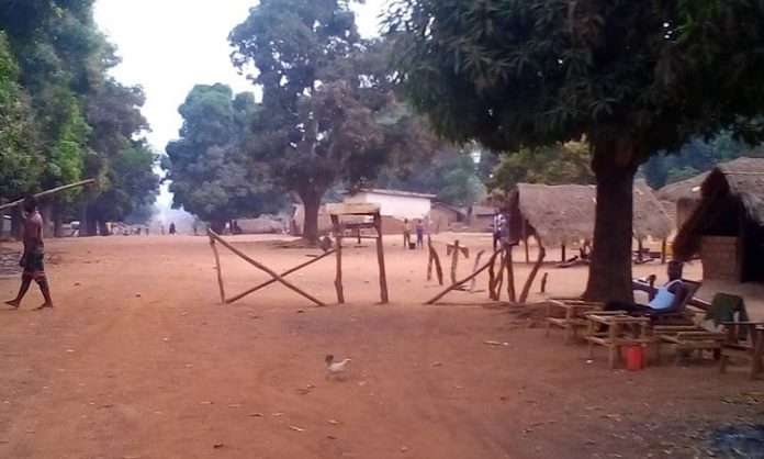 Sous-préfecture de Bogangolo, le 11 mars 2020. Photo CNC / Anselme Mbata ville-de-Bogangolo-sur-axe-Damara-et-Bouka-le-11-mars-2020 RCA : Damara, 4 personnes, issues d’une même famille,  ont été froidement assassinées.