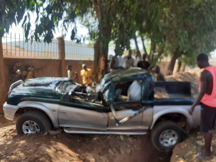 Véhicule impliqué dans l'accident survenu dans la nuit du samedi à dimanche 3 mai 2020 dans lequel deux hommes dont un adjudant FACA ont trouvé la mort. Photo CNC / Anselme Mbata. véhicule-accidenté-au-PK11-dans-la-nuit-du-samedi-à-dimanche-3-mai-2020-par-CNC RCA : deux morts dans un accident de circulation au PK11 à Bangui.