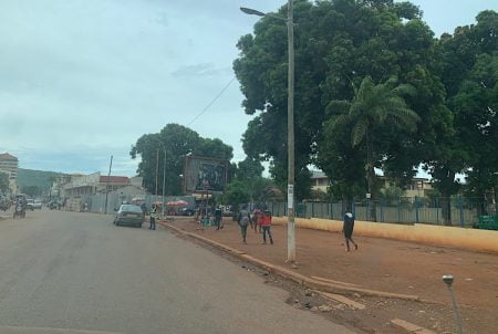 Croisement ÉNERCA-TÉLÉCEL-TRIBUNAL sur l'avenue de l'indépendance à Bangui, le 10 juin 2020. Photo CNC / Anselme Mbata