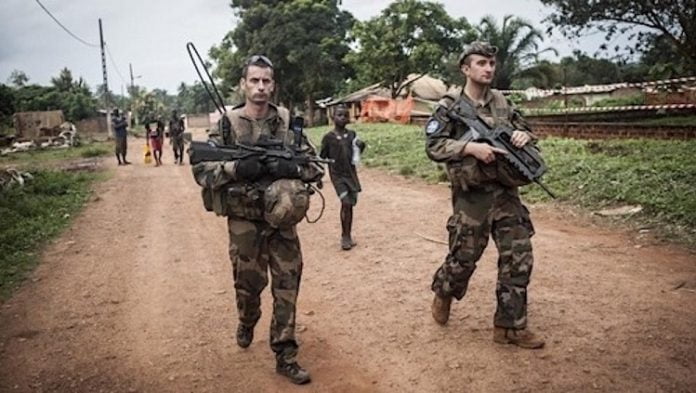 Une patrouille des soldats français de la Sangaris dans une rue de Bangui en 2014. CopyrightDR des-soldats-français-en-patrouille-dans-une-rue-de-Bangui-en-2014.-CopyrightDR RCA : la 