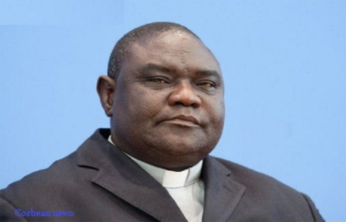 apôtre nicolas Guerekoyamé de l'église Elim de centrafrique apôtre-nicolas-Guerekoyamé-de-léglise-Elim-de-centrafrique RCA : recensement électoral, le MCU pris en flagrant délit de fraude massive à Mobaye