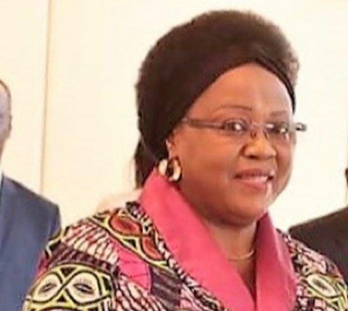 Madame Honorine-Flore Sylvie MAGBA, l'Ambassadrice de la RCA auprès de la République de Côte d'Ivoir lors de la cérémonie de présentation de sa lettre de créance au Président ivoirien Alassane Dramane OUATTARA le 14 novembre 2019. Copyrightprsident ivoirienne madame-honorine-flore-sylvie-Magba-lors-de-la-présentation-de-sa-lettre-de-créance-au-président-ivoirien-alassane-ouattara-le-jeudi-14-novembre-2019 RCA : Madame Honorine  Lydie MAGBA  , l’ambassadrice de la RCA en Côte d’Ivoire répond au ministre centrafricain des Affaires étrangères, madame  Sylvie Baïpo Temon