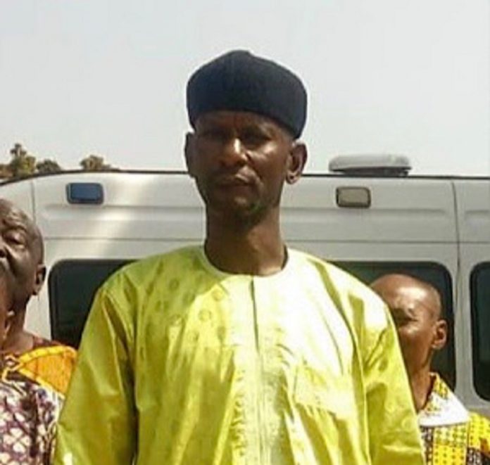 abass sidiki de 3R le 29 novembre 2019 à Bouar par gervais lenga cnc abass-sidiki-de-3R-le-29-novembre-2019-a-Bouar-par-gervais-lenga-cnc Alerte info : nouvel ultimatum du chef rebelle Abass Sidiki aux agents recenseurs et tablettes