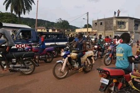 image de la manifestation des moto taximen à Bangui le 26 août 2020