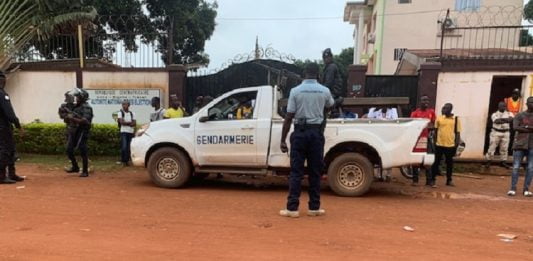 grève des agenrts recenseurs devant le siège de l'autorité nationale des élections (ANE) à Bangui, le vendredi 10 septembre 2020
