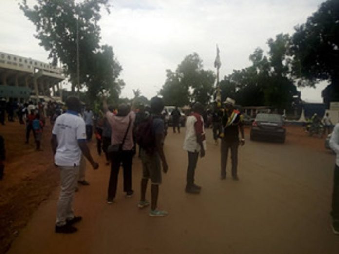 marche des moutons à Bangui le 03 septembre 2020 deuxième bon marche-des-moutons-a-Bangui-le-03-septembre-2020-deuxieme-bon RCA : La prochaine étape de la marche des moutons, c'est d'investir le ministère de la communication?