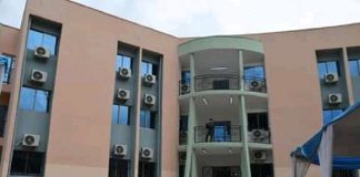 nouveau bâtiment administratif du ministère des finances et du budget inauguré le 23 septembre 2020 par le chef de l'État Faustin Archange Touadera