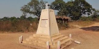 monument à la mémoire des autorités assassinées le 26 avril 2014 à Boguila en pleine réunion par les combattants rebelles de la Seleka, provoquant une forte réaction des éléments de l'opération Sangaris