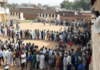 les électeurs à l'École Gbaya Dombia dans le 3e arrondissement de Bangui par fridolin ngoulou