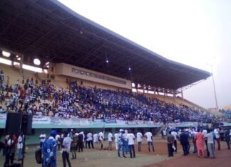 meeting de touadera dans le stade 20 000 places à bangui le 19 décembre 2020