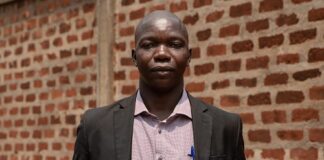 Jean Fernand Koena, journaliste de Radio Ndeke Luka / Fondation Hirondelle dit #StopAtènè = STOP aux rumeurs et à la désinformation en République Centrafricaine. Merci de partager en soutien à la campagne contre la désinformation en République Centrafricaine