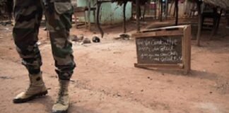 Un élément du sixième bataillon des forces armées centrafricaine à Boali.