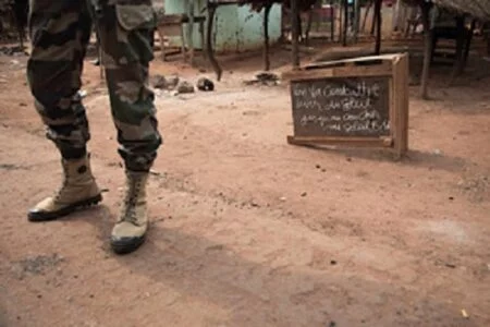 Un élément du sixième bataillon des forces armées centrafricaine à Boali.