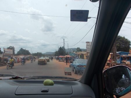 Avenue de l'indépendance niveau quartier Fouh, dans le quatrième arrondissement de Bangui. Photo CNC / Fortuné Boberang