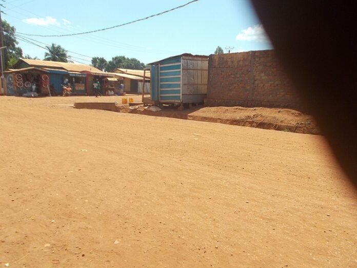 Croisement de Sinistrés dans le huitième arrondissement de Bangui. Photo CNC / Fortuné Bobérang croisement-sinistre-le-15-mai-2020-par-tregu RCA : PK 13, des quartiers livrés aux criminels