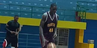 Un fauve du basketball en entraienement à Bangui