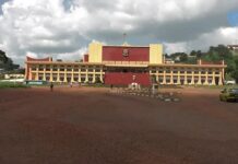 Législatives 2025 : Issa Mahamat Oumar, ex-militaire tchadien arrivé en Centrafrique en 2017, désormais candidat du MCU dans le 3ème arrondissement de Bangui. Quel spectacle ? Législatives 2025 : Issa Mahamat Oumar, ex-militaire tchadien arrivé en Centrafrique en 2017, désormais candidat du MCU dans le 3ème arrondissement de Bangui. Quel spectacle ?