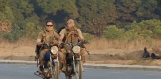 Deux mercenaires Syriens de la société Wagner sur les motos réquisitionnées en route pour Béloko
