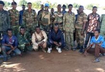 Les soldats FACA à Ngakobo, dans le centre de la RCA.