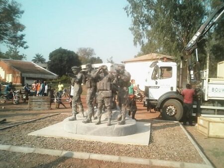 Statue à la mémoire des mercenaires russes tués sur le champ de bataille en Centrafrique