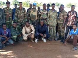 les soldats FACA à Ngakobo pour le désarmement des rebelles de l'UPC