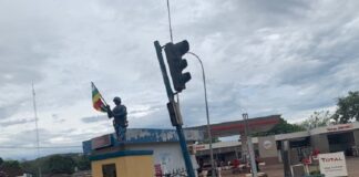 Statue soldat FACA au croisement de du quatrième arrondissement de Bangui