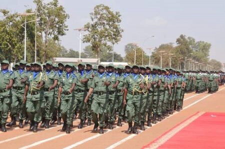 DÉFILÉ DU 1er DÉCEMBRE : QUAND LES FACA FONT VIBRER BANGUI PENDANT QUE LES rebelles les ATTENDENT en provinces