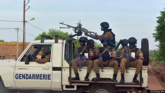 image-21 Une dizaine de gendarmes burkinabè tués; plusieurs portés 