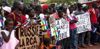Manifestation en soutien à l’attaque russe contre l’Ukraine, à Bangui, capitale de la République centrafricaine, le 5 mars 2022. Carol Valade/AFP