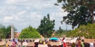 Bangui, Manifestation de soutien au projet de révision de la constitution devant l'Assemblée nationale
