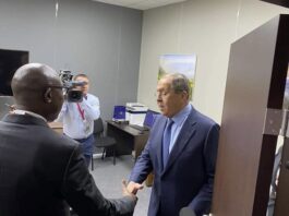 Le premier ministre centrafricain avec le ministre russe des affaires étrangères à Moscou