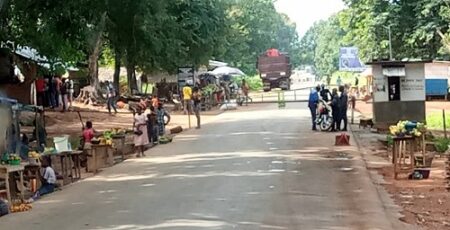 À la barrière de Damara, dans l'Ombella-Mpoko, située à environ 75 kilomètres de Bangui. CopyrightCNC/Gisèle MOLOMA